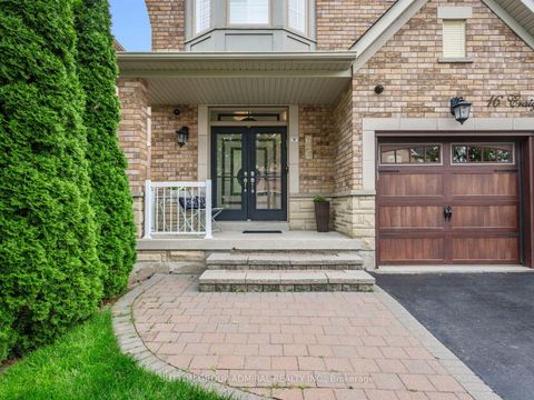 Photo 2 at 16 Craigvale Street, Patterson, Vaughan