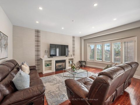 Photo 12 at 16 Craigvale Street, Patterson, Vaughan