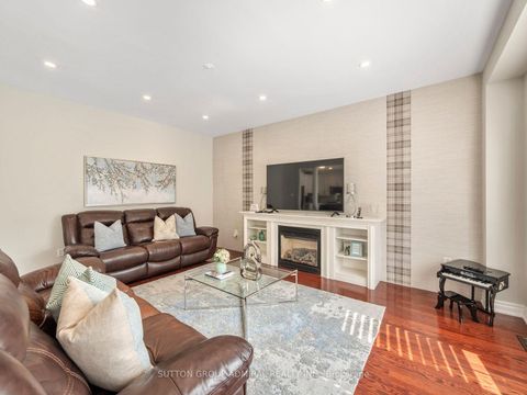 Photo 13 at 16 Craigvale Street, Patterson, Vaughan