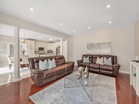Photo 14 at 16 Craigvale Street, Patterson, Vaughan