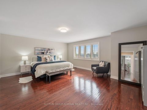 Photo 19 at 16 Craigvale Street, Patterson, Vaughan