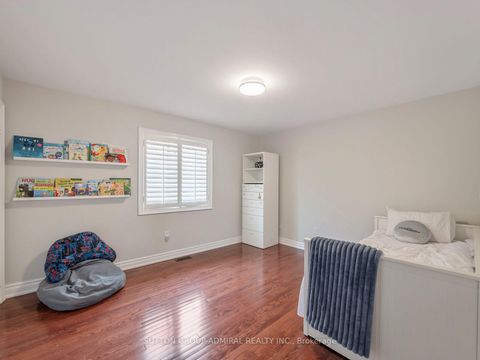 Photo 23 at 16 Craigvale Street, Patterson, Vaughan