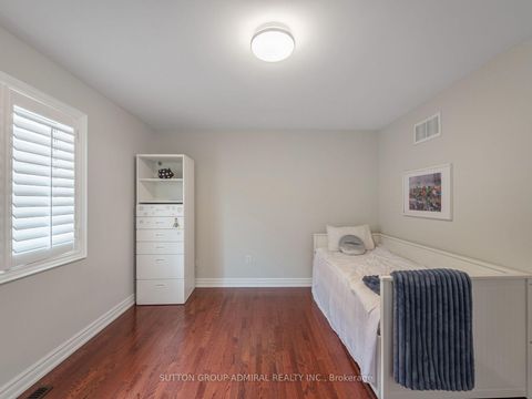 Photo 24 at 16 Craigvale Street, Patterson, Vaughan