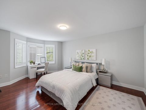 Photo 25 at 16 Craigvale Street, Patterson, Vaughan