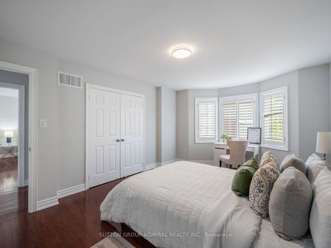 Photo 26 at 16 Craigvale Street, Patterson, Vaughan