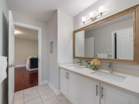 Photo 27 at 16 Craigvale Street, Patterson, Vaughan