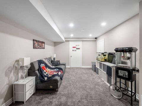 Photo 33 at 16 Craigvale Street, Patterson, Vaughan