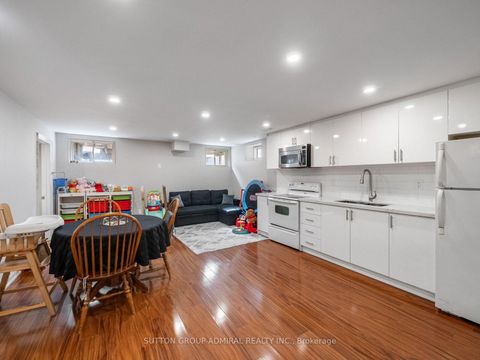 Photo 35 at 16 Craigvale Street, Patterson, Vaughan