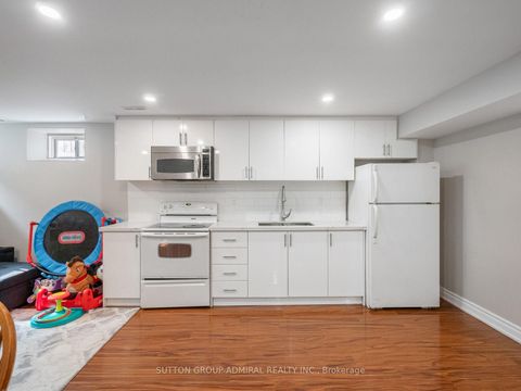 Photo 36 at 16 Craigvale Street, Patterson, Vaughan