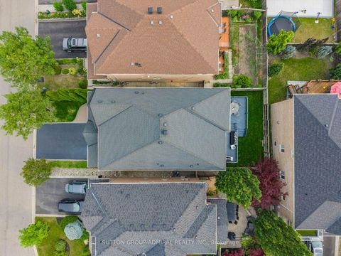 Photo 44 at 16 Craigvale Street, Patterson, Vaughan