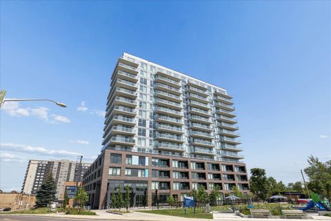 Photo 2 at 420 - 185 Deerfield Road, Central Newmarket, Newmarket