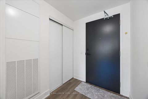 Photo 3 at 420 - 185 Deerfield Road, Central Newmarket, Newmarket