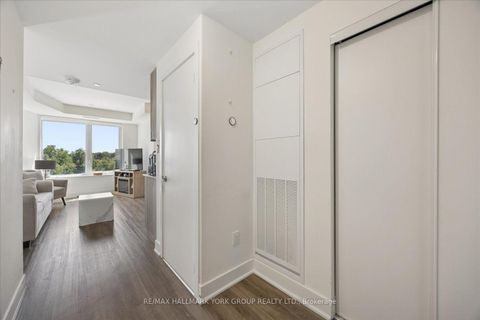 Photo 4 at 420 - 185 Deerfield Road, Central Newmarket, Newmarket