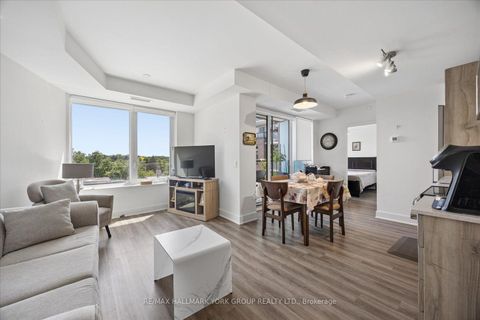 Photo 5 at 420 - 185 Deerfield Road, Central Newmarket, Newmarket