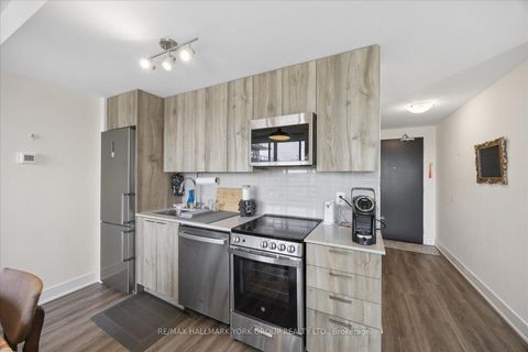 Photo 8 at 420 - 185 Deerfield Road, Central Newmarket, Newmarket