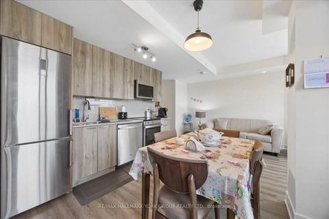 Photo 13 at 420 - 185 Deerfield Road, Central Newmarket, Newmarket