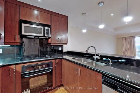 Photo 14 at Ph02 - 1001 Bay Street, Bay Street Corridor, Toronto