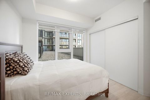 Photo 11 at 221 - 9000 Jane Street, Concord, Vaughan