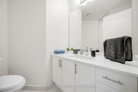 Photo 13 at 221 - 9000 Jane Street, Concord, Vaughan