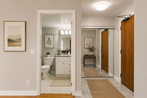 Photo 3 at 307 - 60 Disera Drive, Beverley Glen, Vaughan