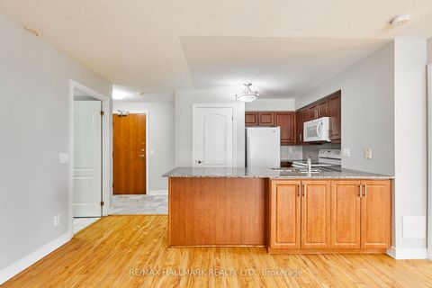 Photo 15 at 307 - 60 Disera Drive, Beverley Glen, Vaughan