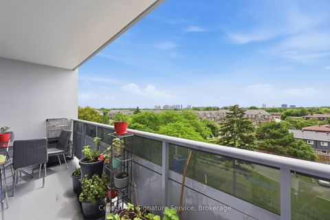 Photo 10 at 610 - 1250 Bridletowne Circle, L'Amoreaux, Toronto