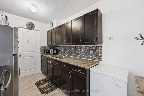 Photo 13 at 610 - 1250 Bridletowne Circle, L'Amoreaux, Toronto