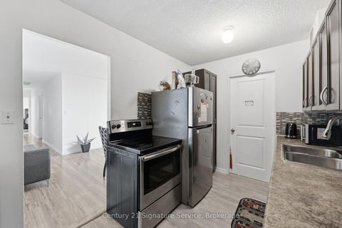 Photo 15 at 610 - 1250 Bridletowne Circle, L'Amoreaux, Toronto