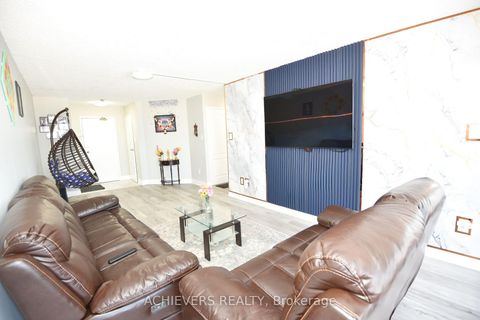 Photo 7 at 914 - 1 Rowntree Road, Jamestown, Toronto