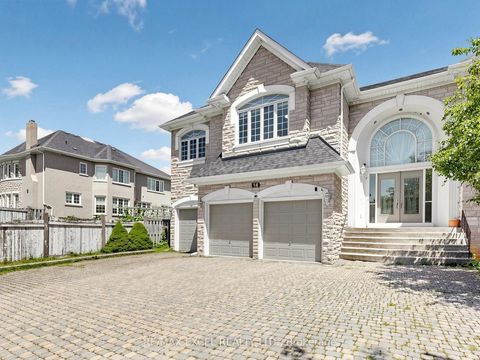 Photo 1 at 16 Frybrook Crescent, Bayview Hill, Richmond Hill