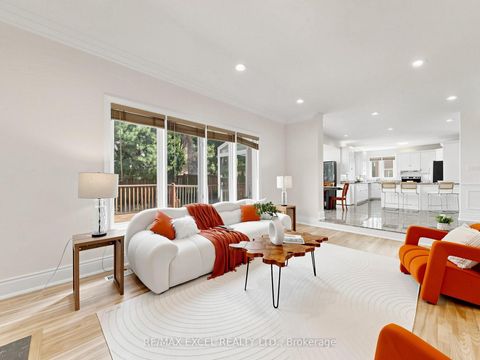 Photo 12 at 16 Frybrook Crescent, Bayview Hill, Richmond Hill