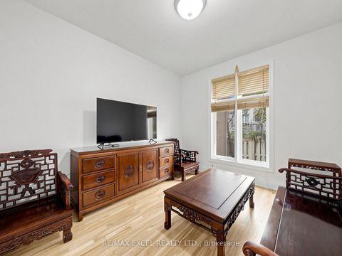 Photo 20 at 16 Frybrook Crescent, Bayview Hill, Richmond Hill