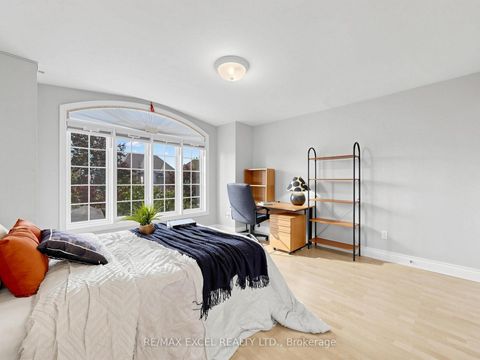 Photo 37 at 16 Frybrook Crescent, Bayview Hill, Richmond Hill