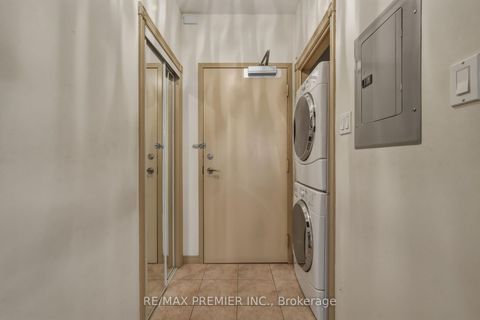Photo 3 at 704 - 393 King Street W Street, Waterfront Communities C1, Toronto