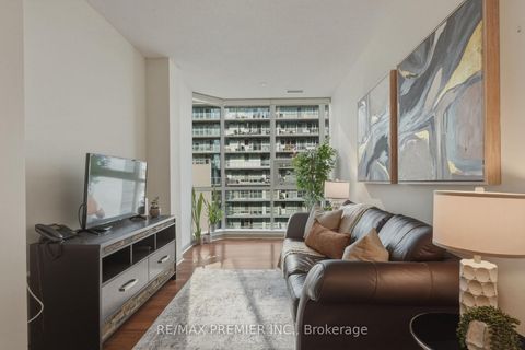 Photo 12 at 704 - 393 King Street W Street, Waterfront Communities C1, Toronto