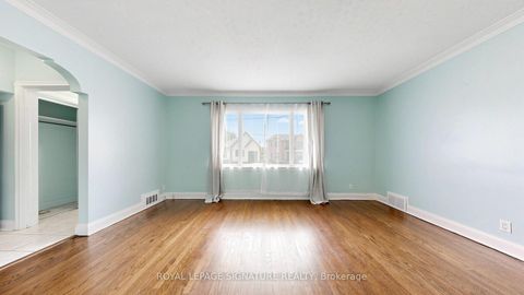 Photo 5 at 14 Valdane Drive, Birchmount, Toronto