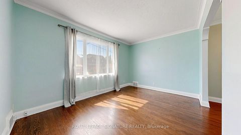 Photo 6 at 14 Valdane Drive, Birchmount, Toronto