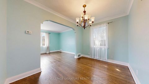 Photo 10 at 14 Valdane Drive, Birchmount, Toronto