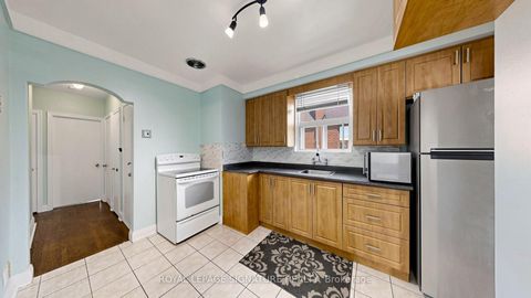 Photo 13 at 14 Valdane Drive, Birchmount, Toronto