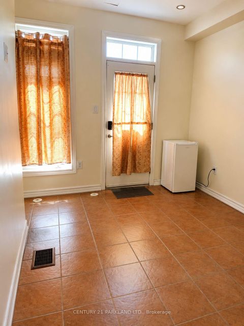 Photo 4 at 52 Ignatius Lane, West Hill, Toronto