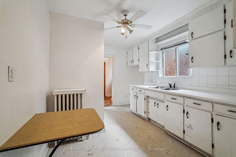 Photo 9 at 326 Lawrence Avenue W, Nortown, Toronto