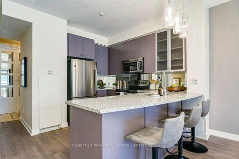 Photo 3 at 210 - 18 Yorkville Avenue, Annex, Toronto