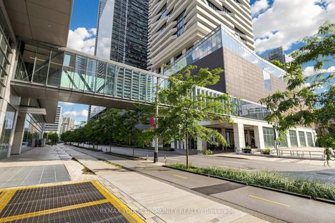 Photo 4 at 3702 - 88 Harbour Street, Waterfront Communities C1, Toronto