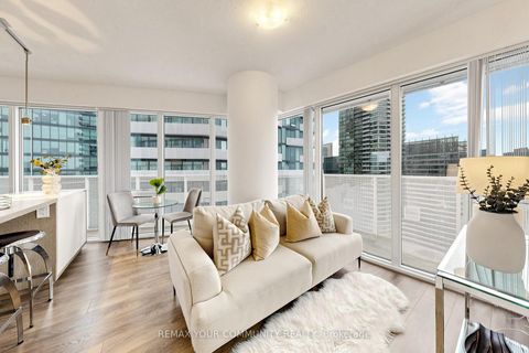 Photo 12 at 3702 - 88 Harbour Street, Waterfront Communities C1, Toronto