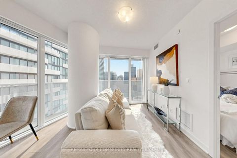 Photo 13 at 3702 - 88 Harbour Street, Waterfront Communities C1, Toronto