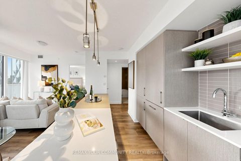 Photo 16 at 3702 - 88 Harbour Street, Waterfront Communities C1, Toronto