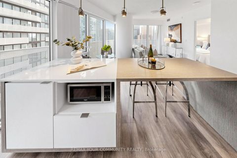 Photo 17 at 3702 - 88 Harbour Street, Waterfront Communities C1, Toronto