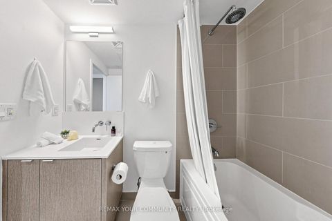 Photo 28 at 3702 - 88 Harbour Street, Waterfront Communities C1, Toronto