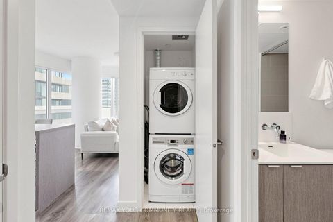 Photo 31 at 3702 - 88 Harbour Street, Waterfront Communities C1, Toronto