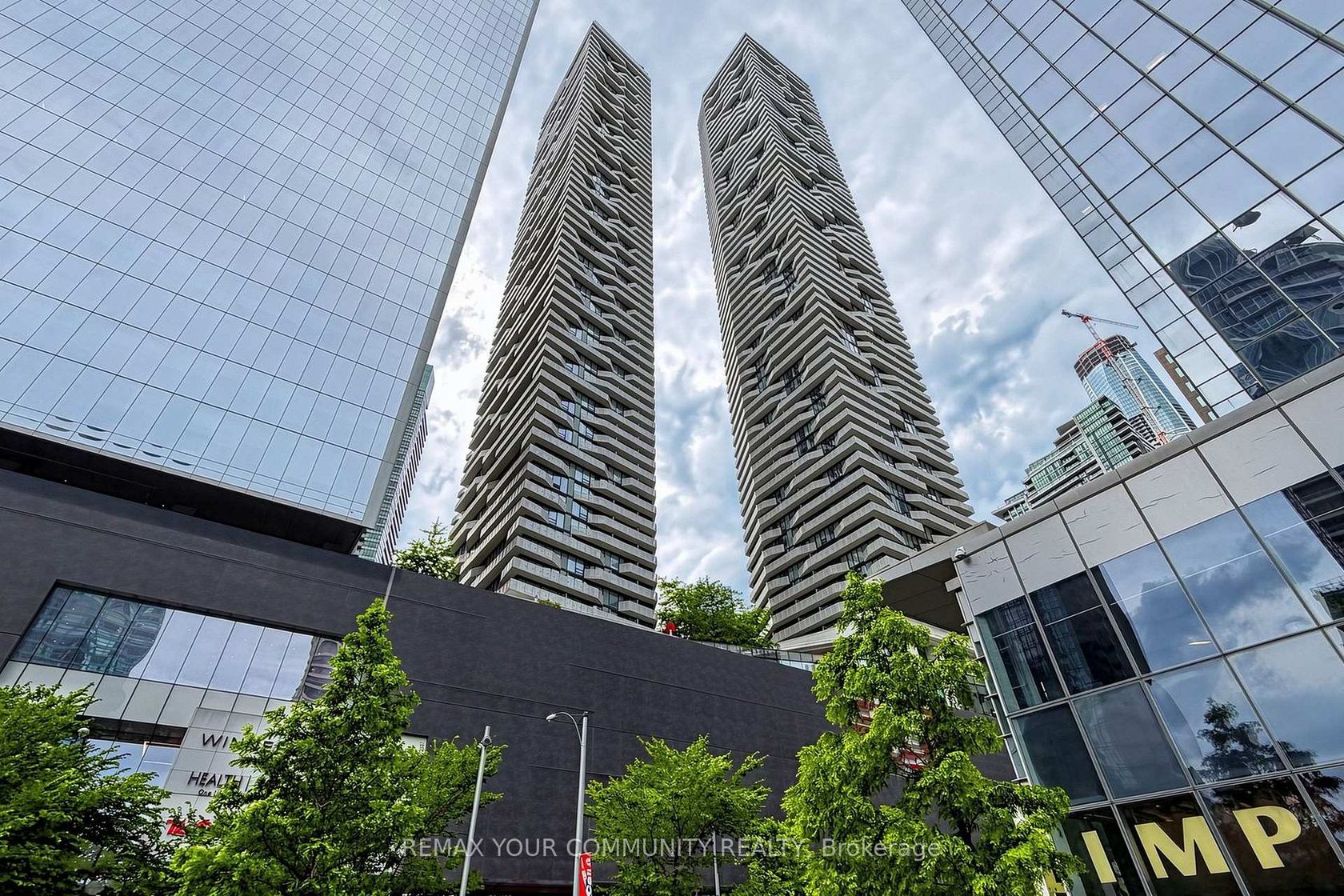 3702 - 88 Harbour Street, Waterfront Communities C1, Toronto photo number 2